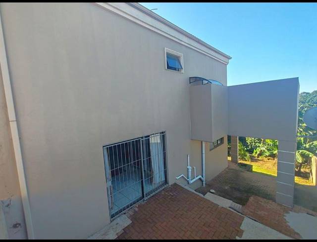 5 BEDROOM HOUSE FOR SALE IN SHELLY BEACH